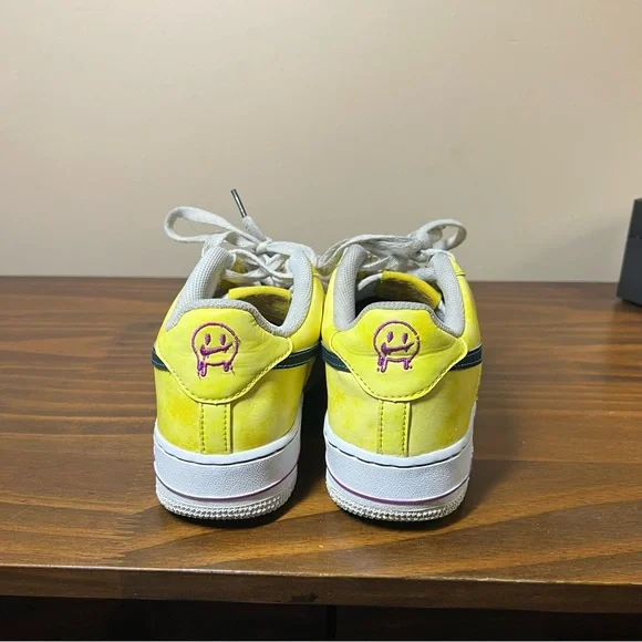 Nike Air Force 1 Peace Love Basketball Sneakers Shoes size 7Y 7 Youth Yellow - Picture 6 of 9